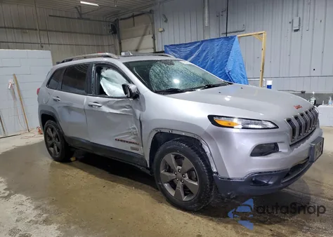 2016 Jeep Cherokee Latitude z USA, uszkodzony, nr VIN 1C4PJMCB6GW267800